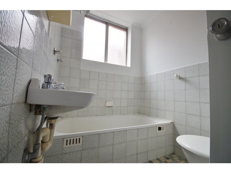 2/51 Northumberland Road, Auburn NSW 2144