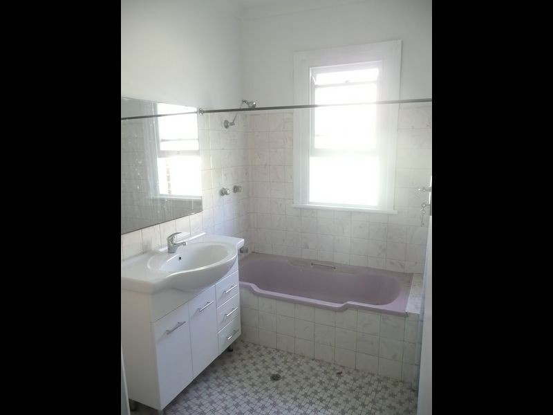 39 West  St, Guildford NSW 2161