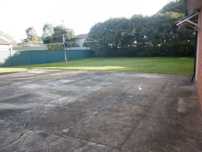 39 West  St, Guildford NSW 2161