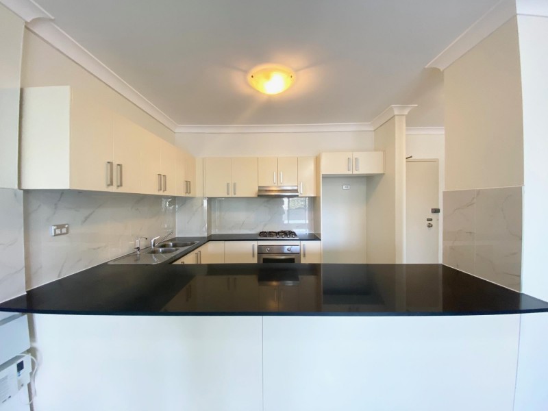 12/2 Amy Street, Regents Park NSW 2143