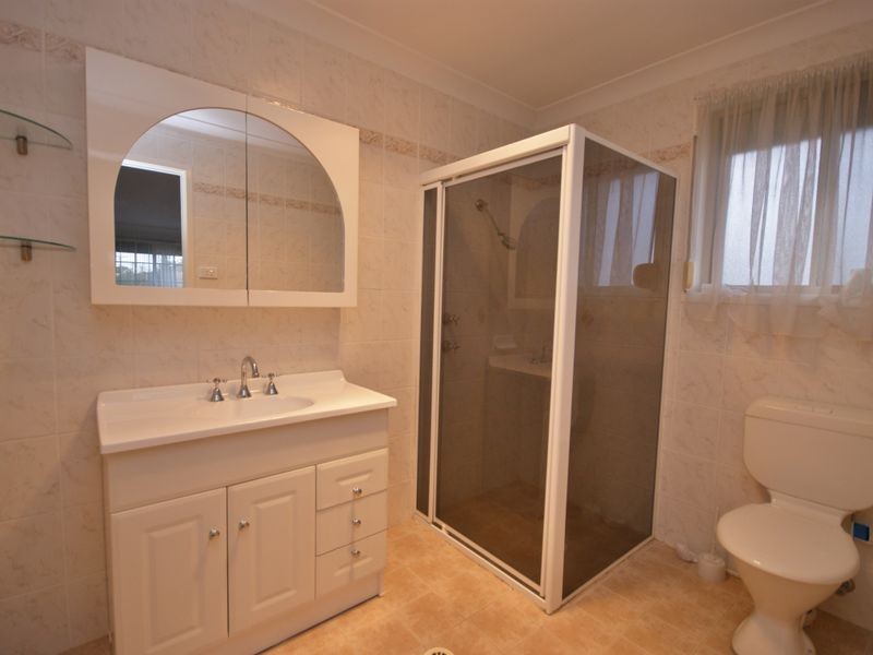 24 Waratah St, Guildford NSW 2161