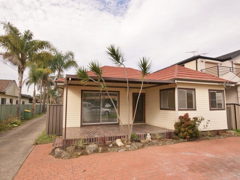 15 Queen St, Revesby NSW 2212