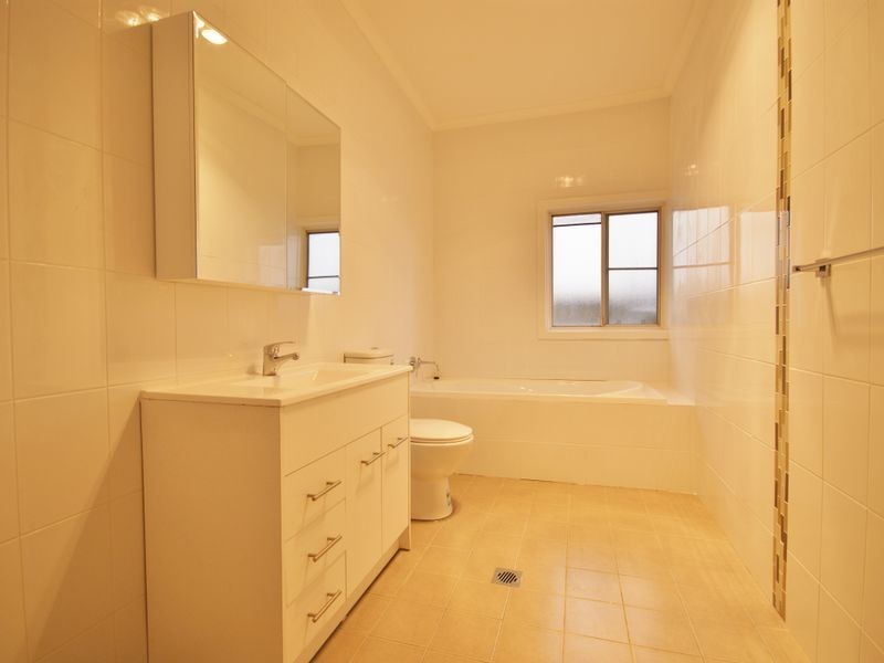 15 Queen St, Revesby NSW 2212