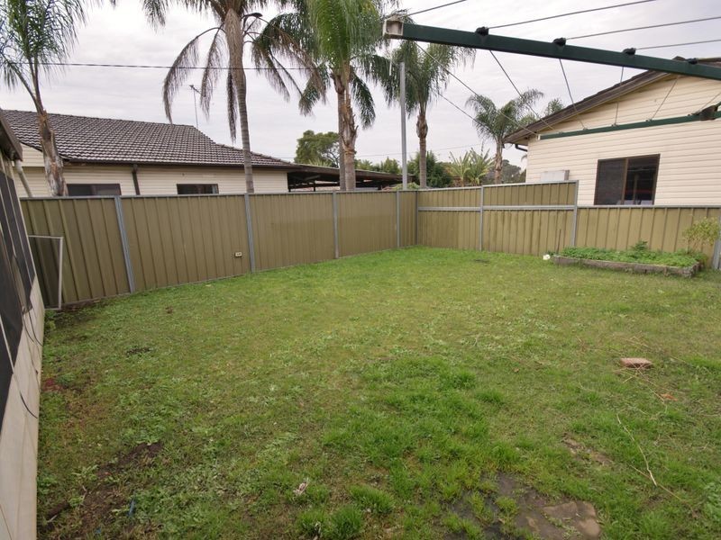 15 Queen St, Revesby NSW 2212