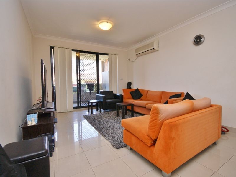 10/10-12 Wingello St, Guildford NSW 2161