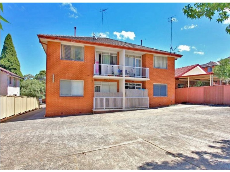 3/34 Flora St, Roselands NSW 2196