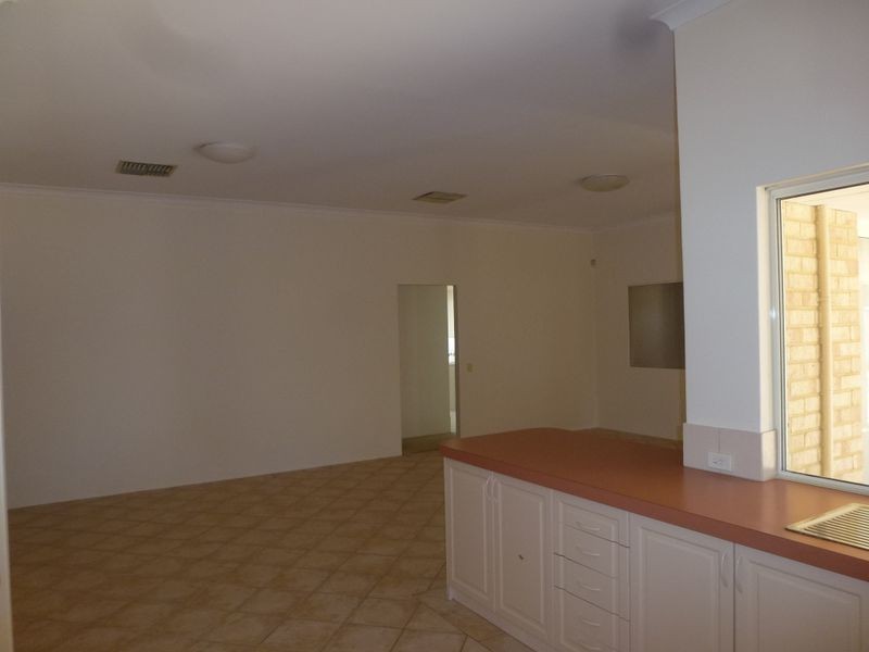 9 Rosewood Lane, Thornlie WA 6108