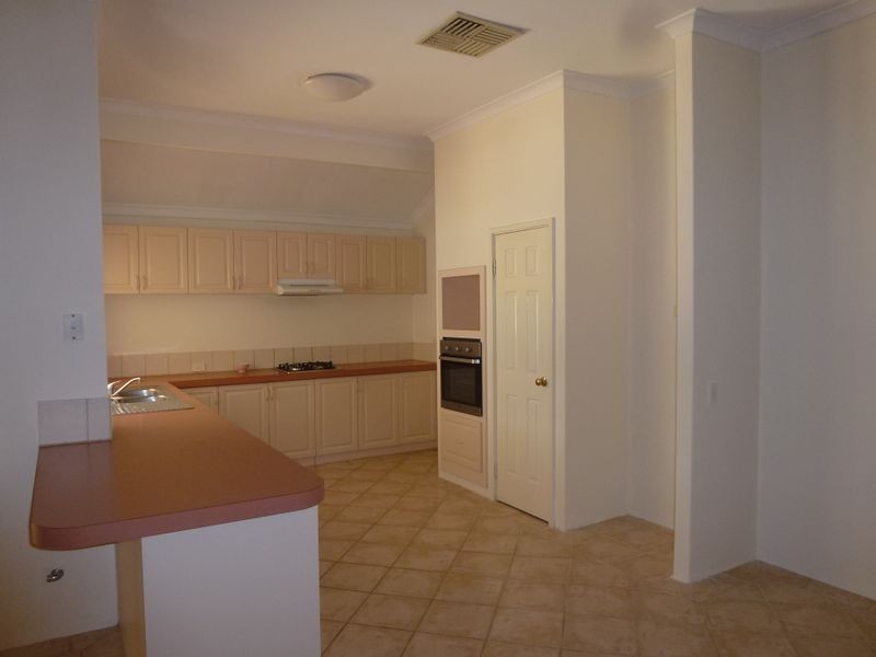 9 Rosewood Lane, Thornlie WA 6108