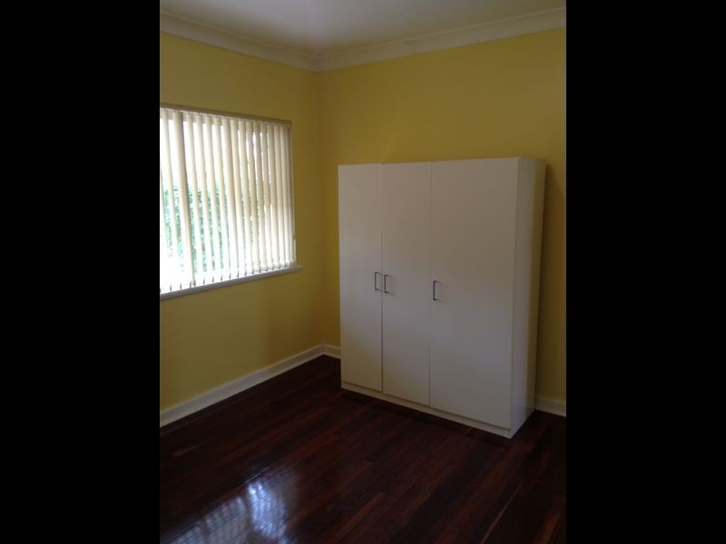 36 Berehaven Avenue, Thornlie WA 6108