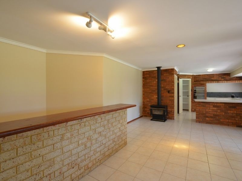 30 Burslem Drive, Thornlie WA 6108