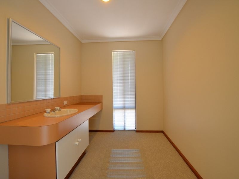 30 Burslem Drive, Thornlie WA 6108