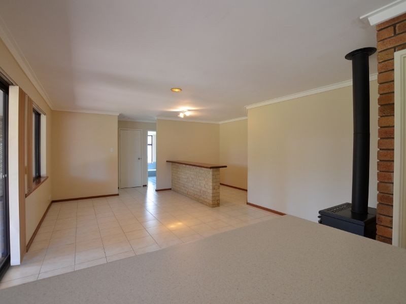 30 Burslem Drive, Thornlie WA 6108