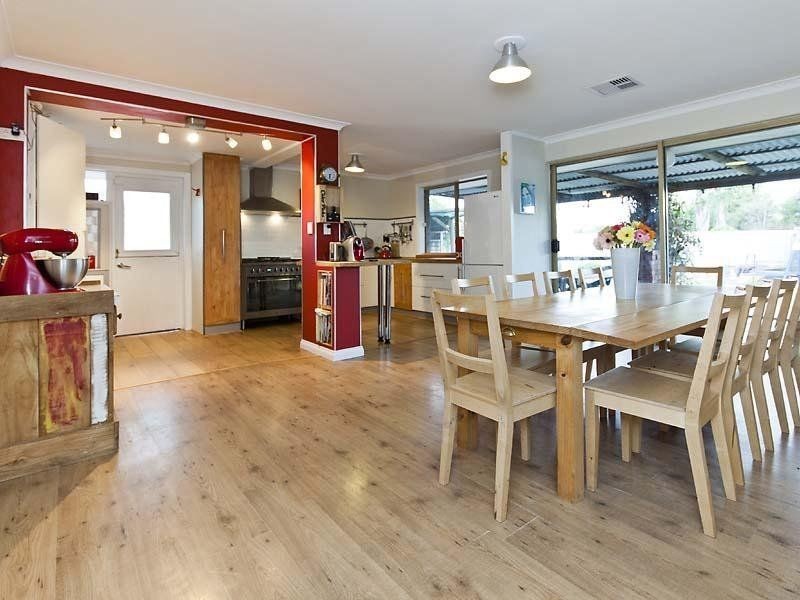 18 Sayer Crs, Gosnells WA 6110