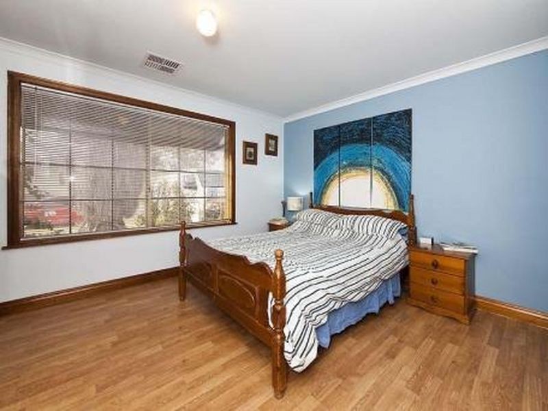 18 Sayer Crs, Gosnells WA 6110