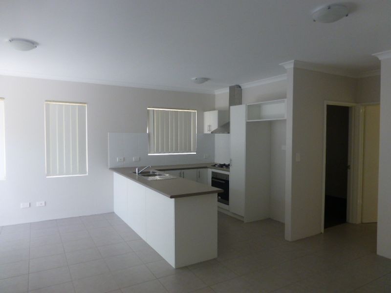 Unit 2, 11 Banksia Circle, Thornlie WA 6108