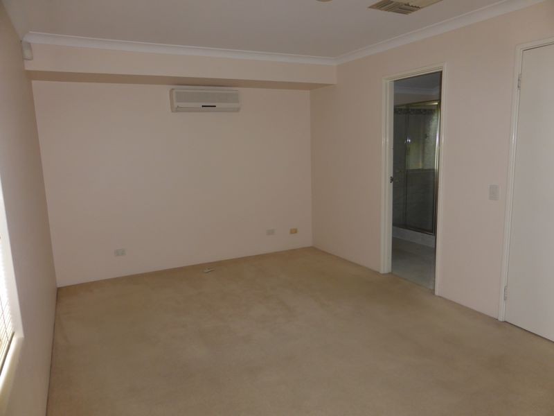 163 Forest Lakes Drive, Thornlie WA 6108