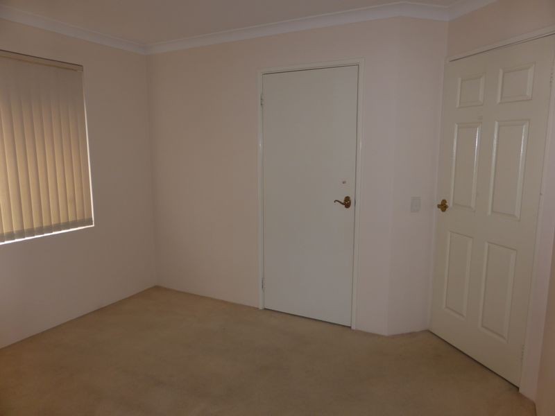 163 Forest Lakes Drive, Thornlie WA 6108