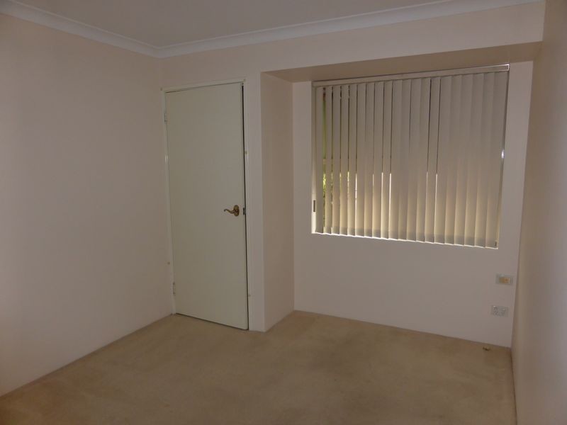 163 Forest Lakes Drive, Thornlie WA 6108