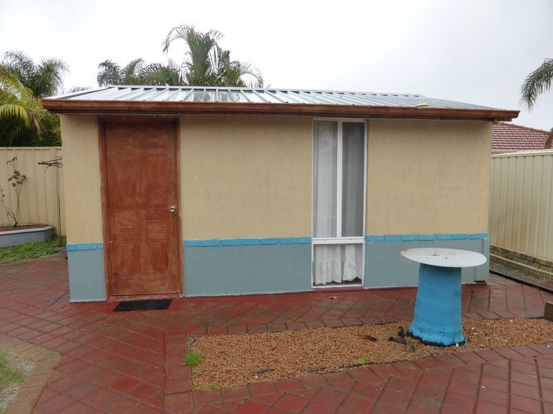 163 Forest Lakes Drive, Thornlie WA 6108