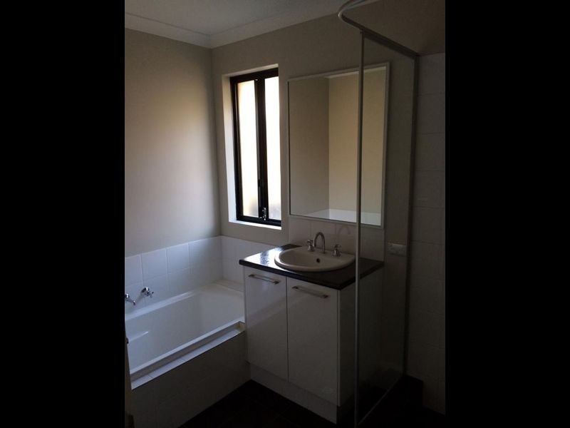 8 Bundoran Approach, Armadale WA 6112