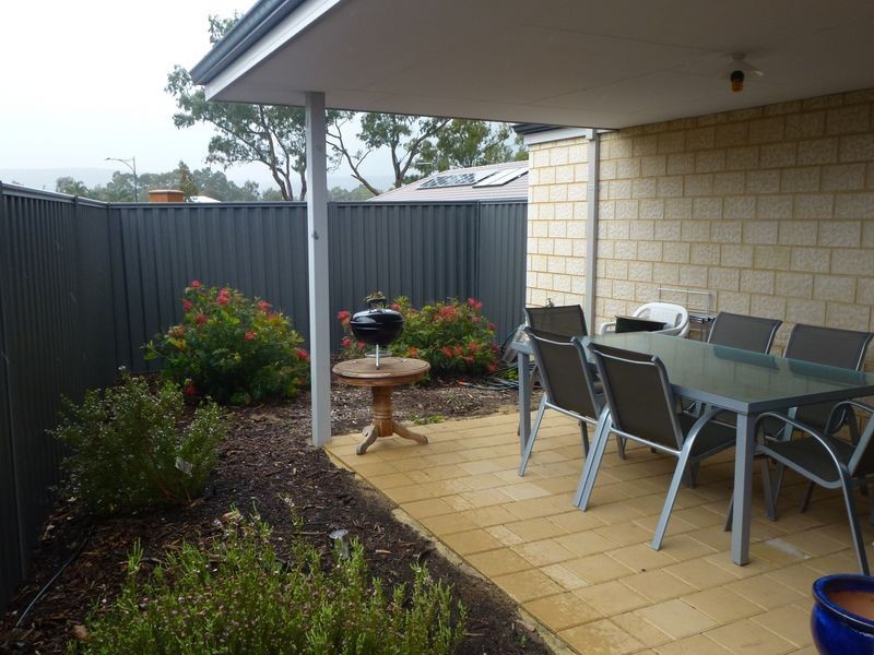 8 Bundoran Approach, Armadale WA 6112