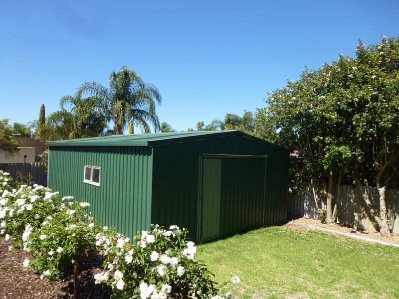 11 Tremlett Street, Thornlie WA 6108