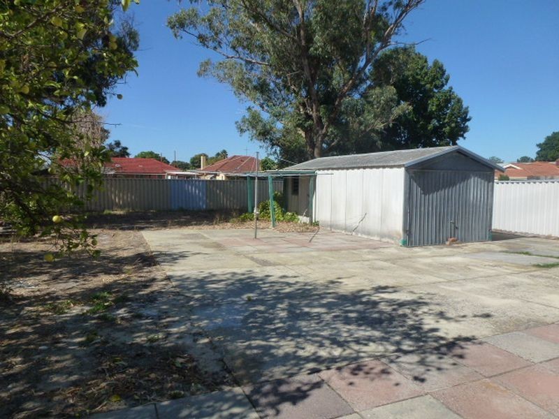 262 Spencer Road, Thornlie WA 6108