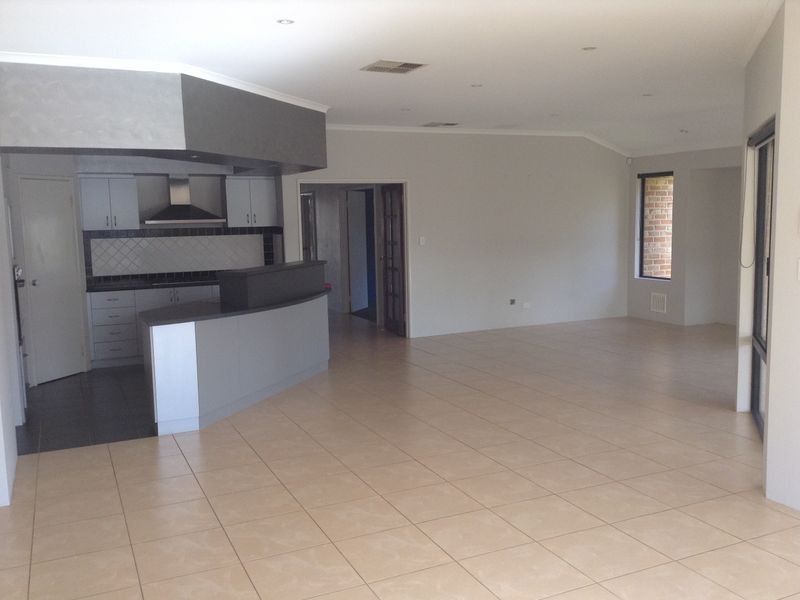 7 Blade Road, Canning Vale WA 6155