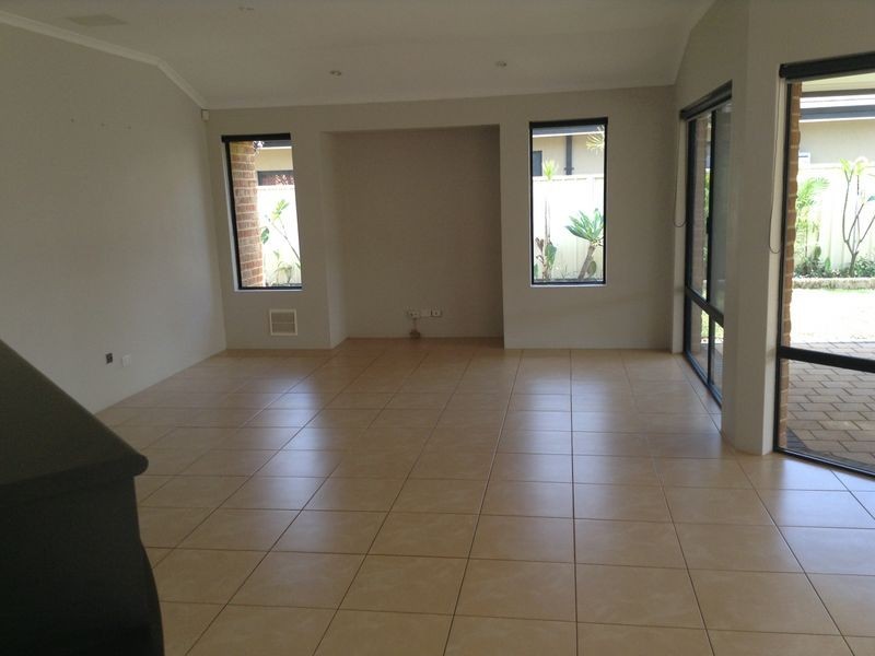 7 Blade Road, Canning Vale WA 6155