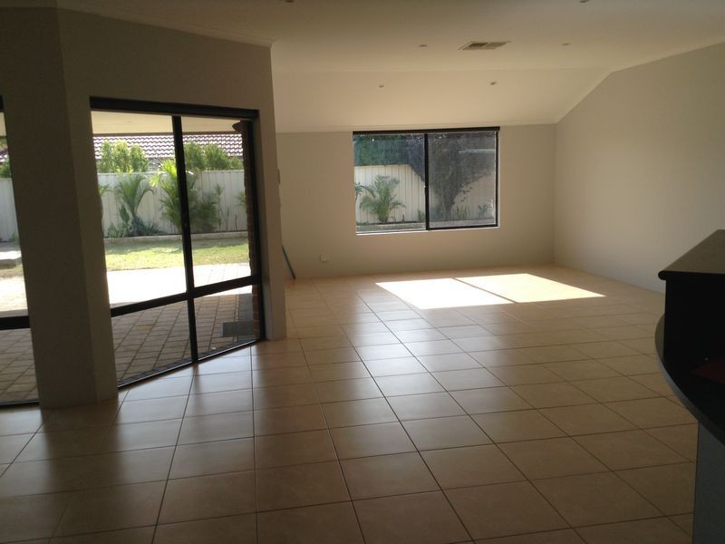 7 Blade Road, Canning Vale WA 6155