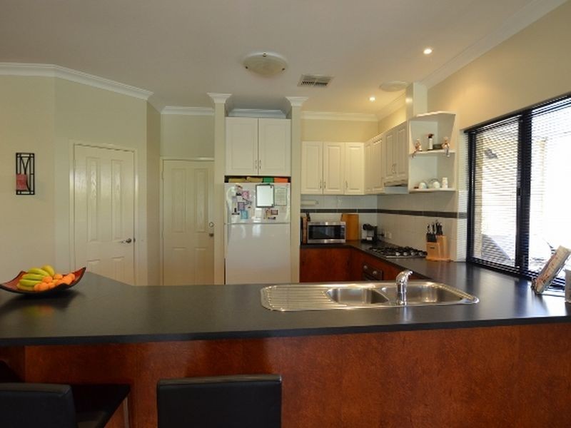 14 Dupont Way, Canning Vale WA 6155