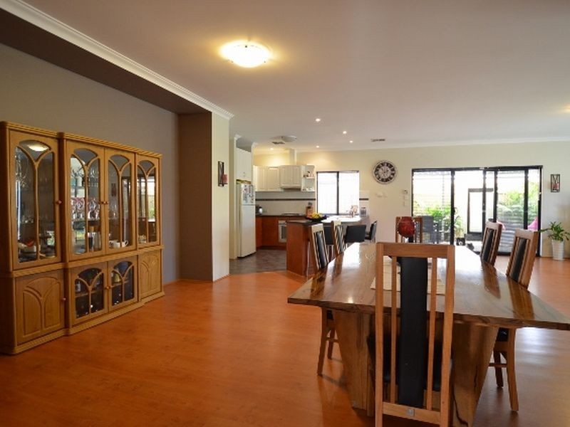 14 Dupont Way, Canning Vale WA 6155