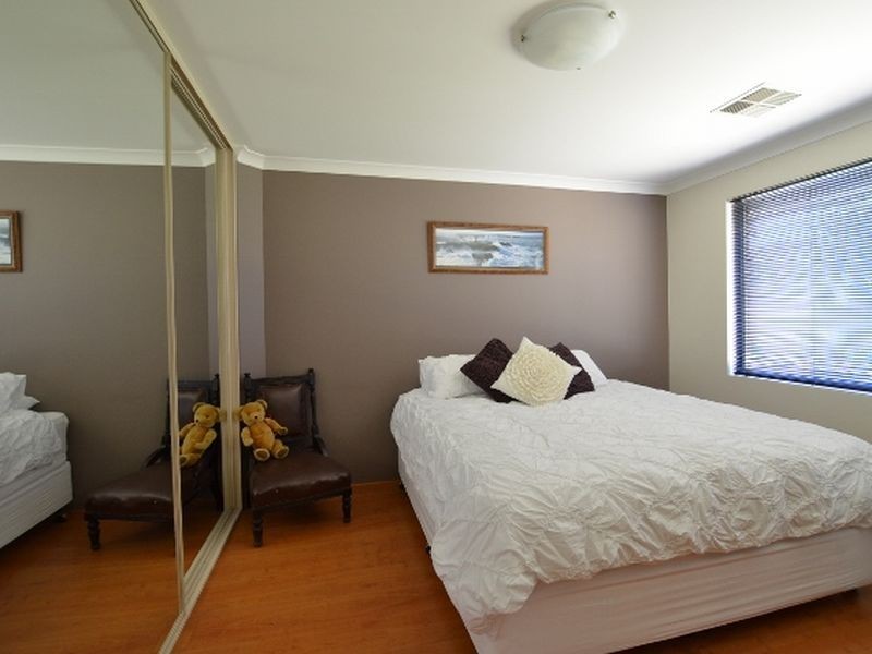 14 Dupont Way, Canning Vale WA 6155