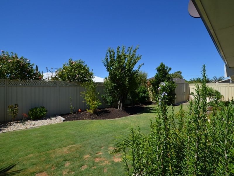 14 Dupont Way, Canning Vale WA 6155