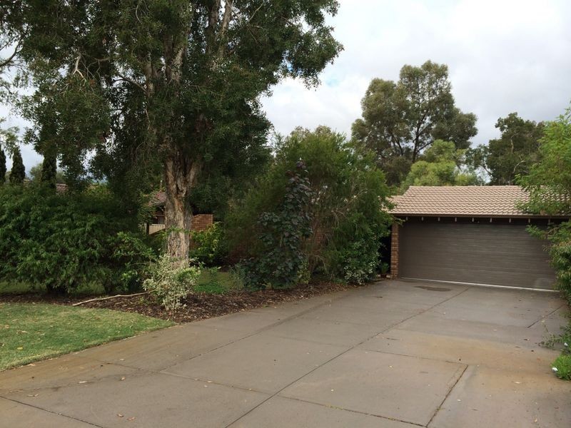 14 Grenadier Drive, Thornlie WA 6108