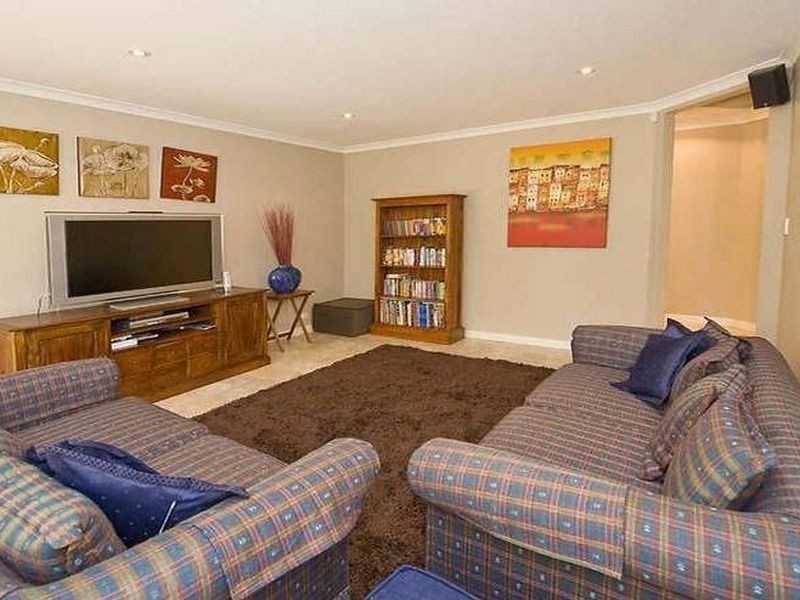 12 Prior Close, Canning Vale WA 6155