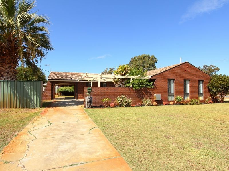 54 Lyrebird Way, Thornlie WA 6108