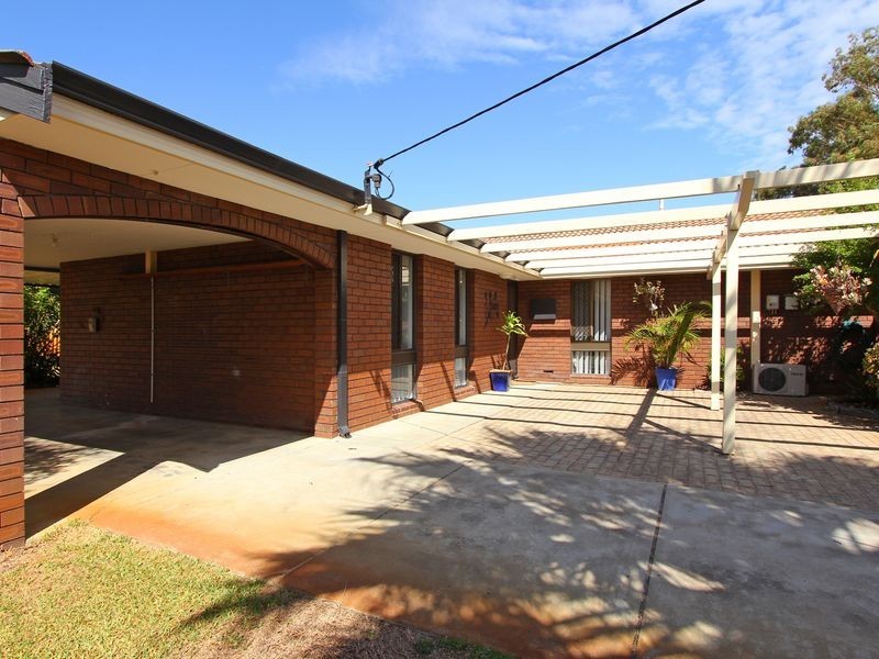54 Lyrebird Way, Thornlie WA 6108