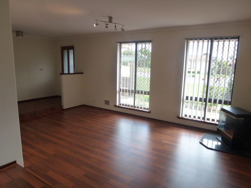43 Ravenslea Drive, Parkwood WA 6147