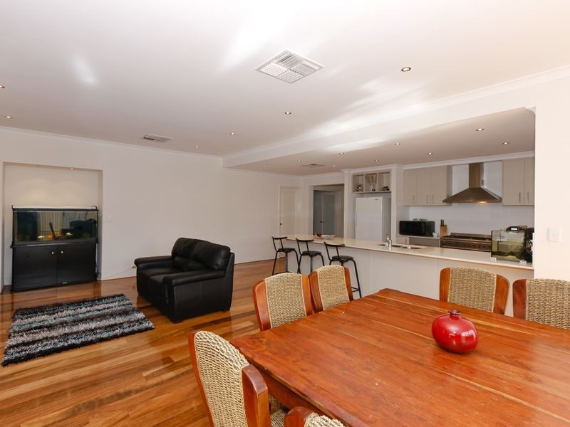 65 Clontarf Terrce, Canning Vale WA 6155