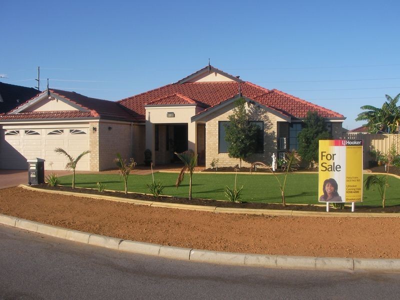 27 Kingsland Loop, Canning Vale WA 6155