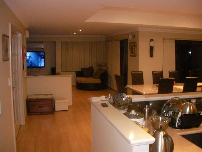 27 Kingsland Loop, Canning Vale WA 6155