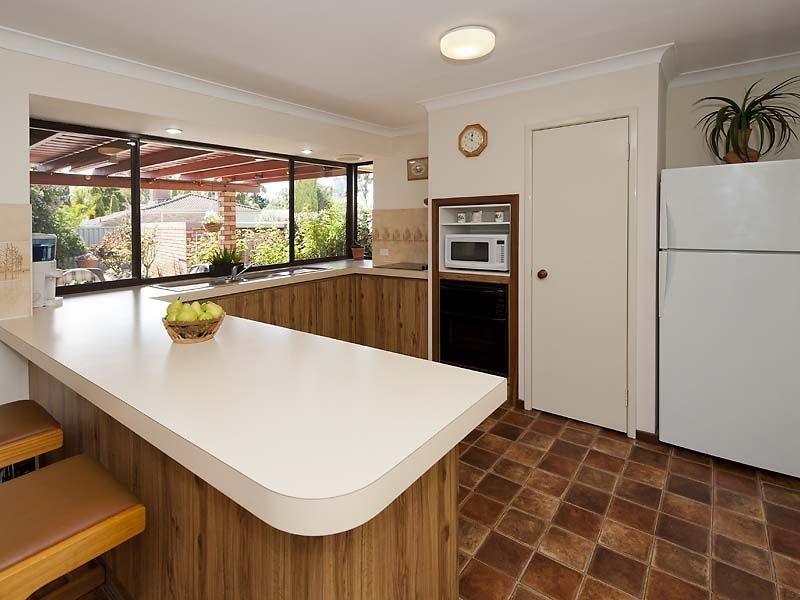 5 Castle Court, Thornlie WA 6108