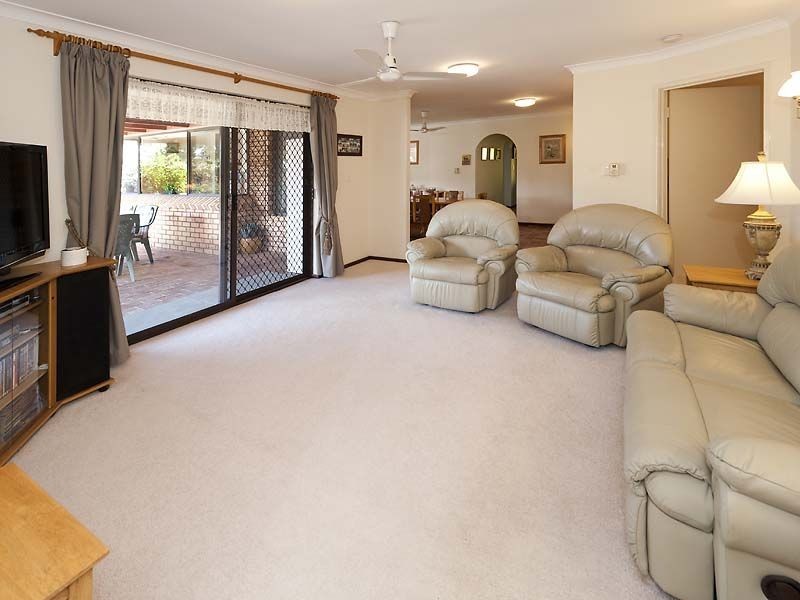 5 Castle Court, Thornlie WA 6108