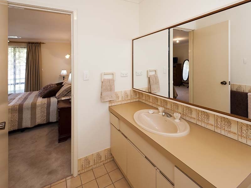 5 Castle Court, Thornlie WA 6108