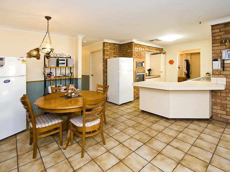 38 Lakesend Road, Thornlie WA 6108