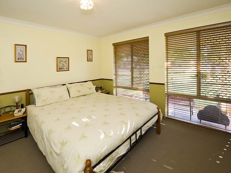 38 Lakesend Road, Thornlie WA 6108