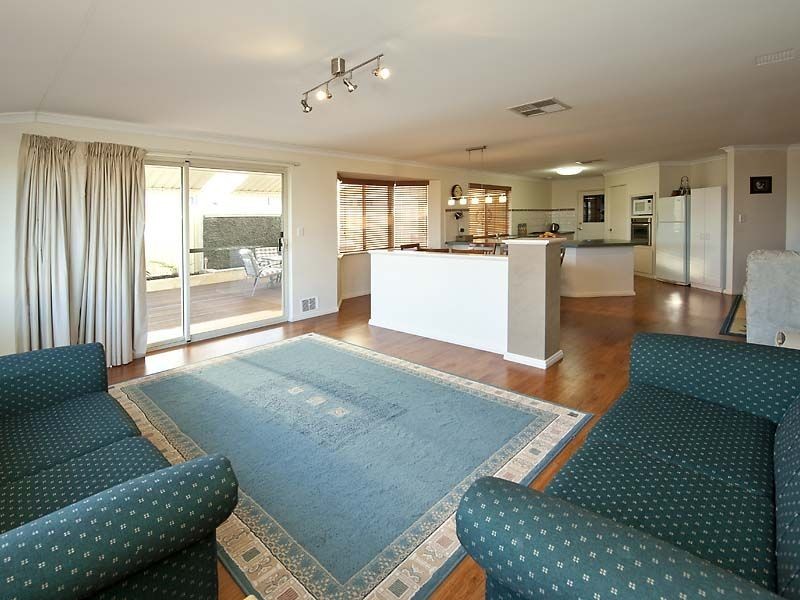 4 Hotham Way, Gosnells WA 6110