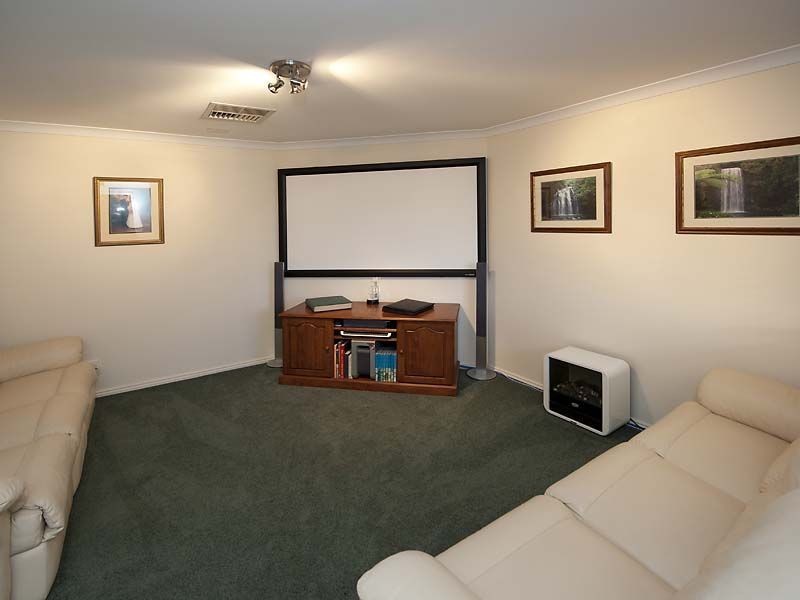 4 Hotham Way, Gosnells WA 6110