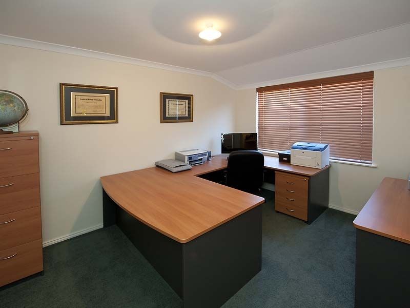 4 Hotham Way, Gosnells WA 6110